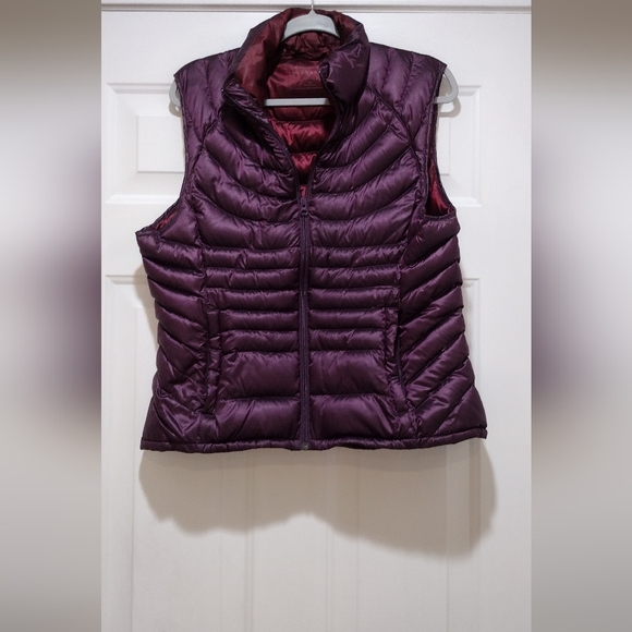 Bernardo Goose Down Plum Vest Size XL - Picture 1 of 6